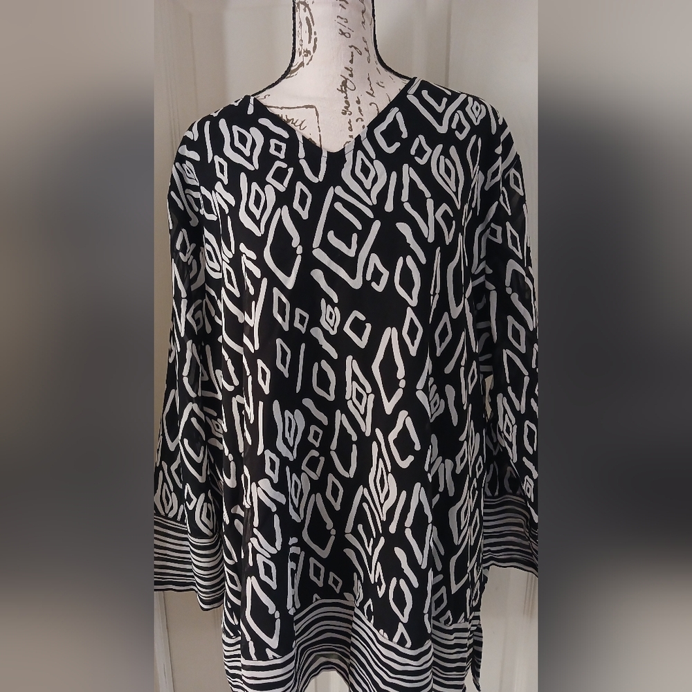 Ulla Popken Black & White Geometric Tunic